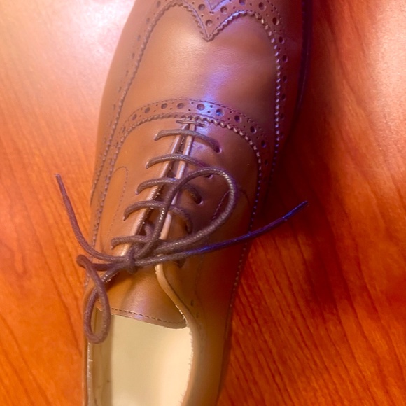 Brown wingtips size 9 1/2 main image 3